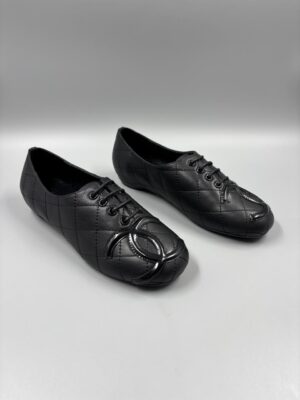 Chanel calzado cordones