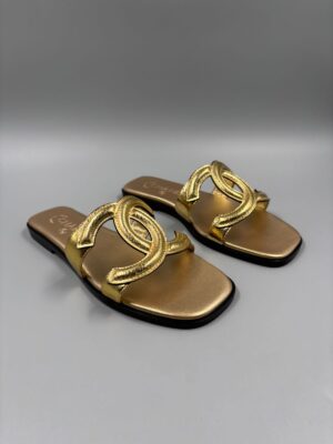 Chinelas Chanel