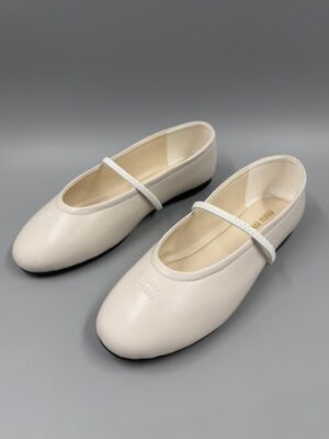Bailarinas de Napa marfil Miu Miu
